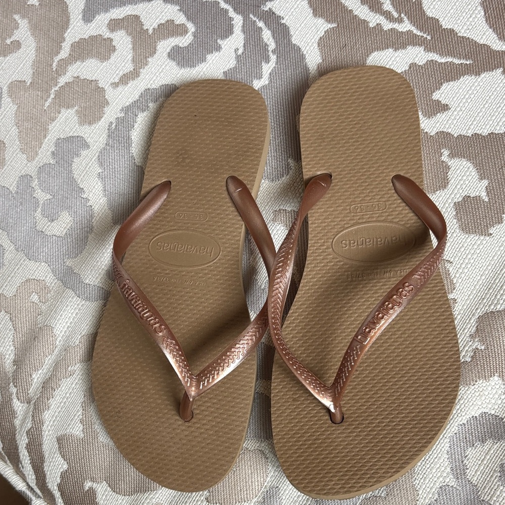 Havaianas Women's Rose Gold Flip Flops 6M